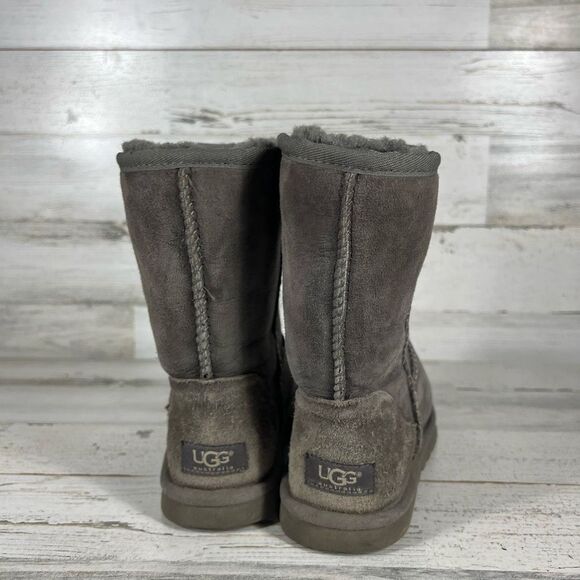 Ugg Women's Classic Suede Gray Winter Calf Boots Size 7 - Picture 3 of 8